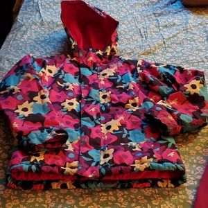 Girls 7/8 Northface wibter jacket Heat Seeker styl